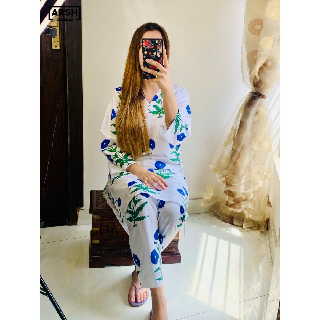 2 PCS WINTERS SPECIAL FLOWER DESIGN